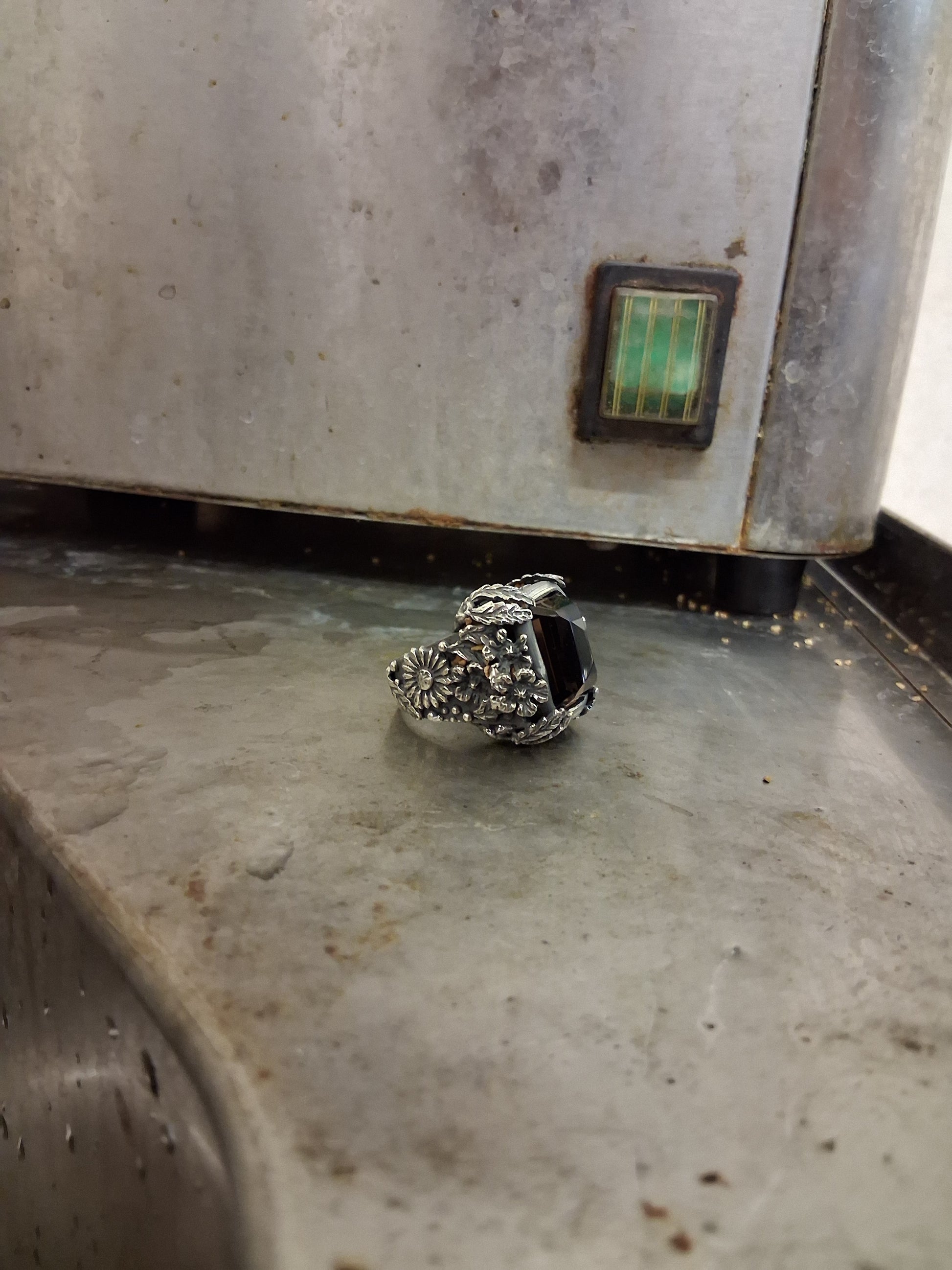 FLORAL RING
