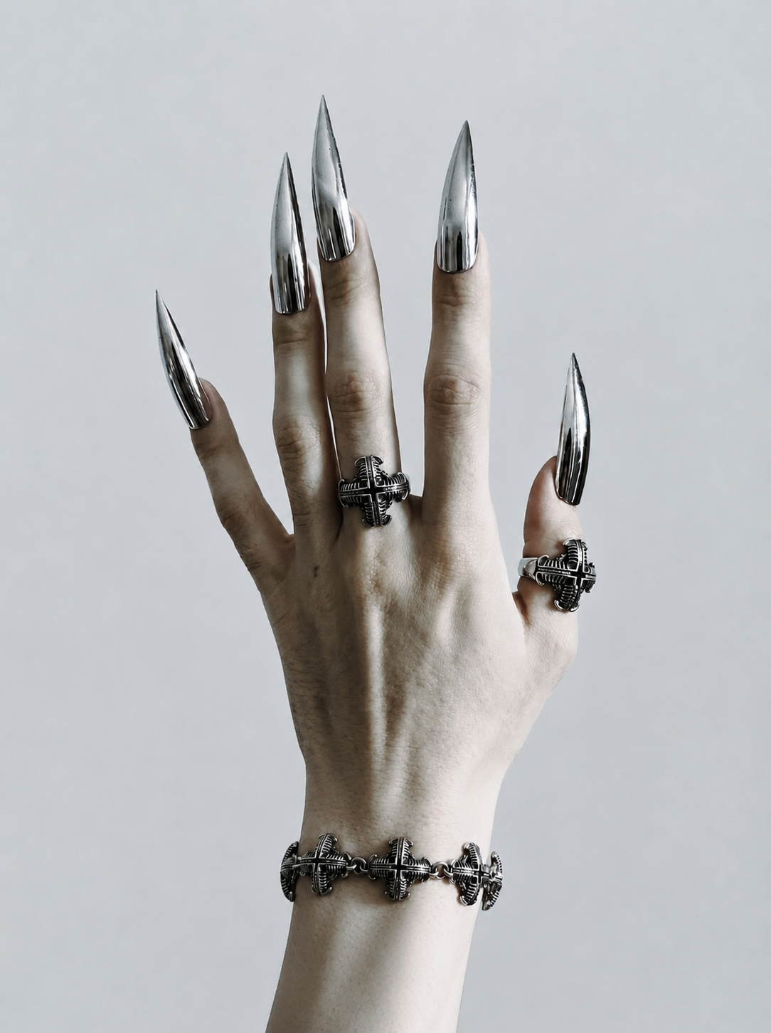 ALTERUM RING SS26