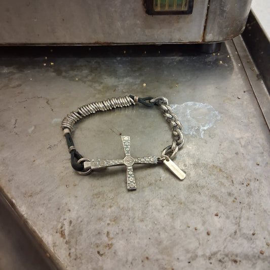 CROSS LEATHER BRACELET